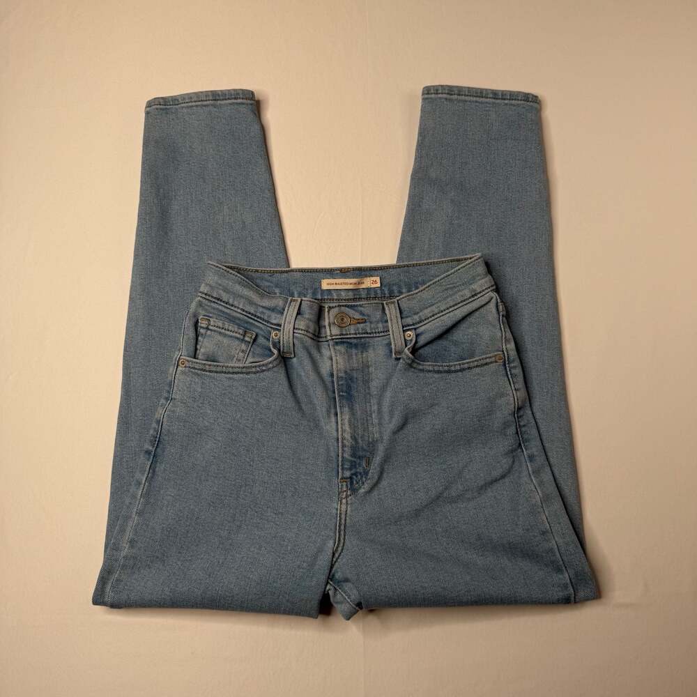 Levi's High Waisted Mom Jeans Light Wash Size 26